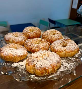 Zlati zajec - Simboli�na slika postre�be